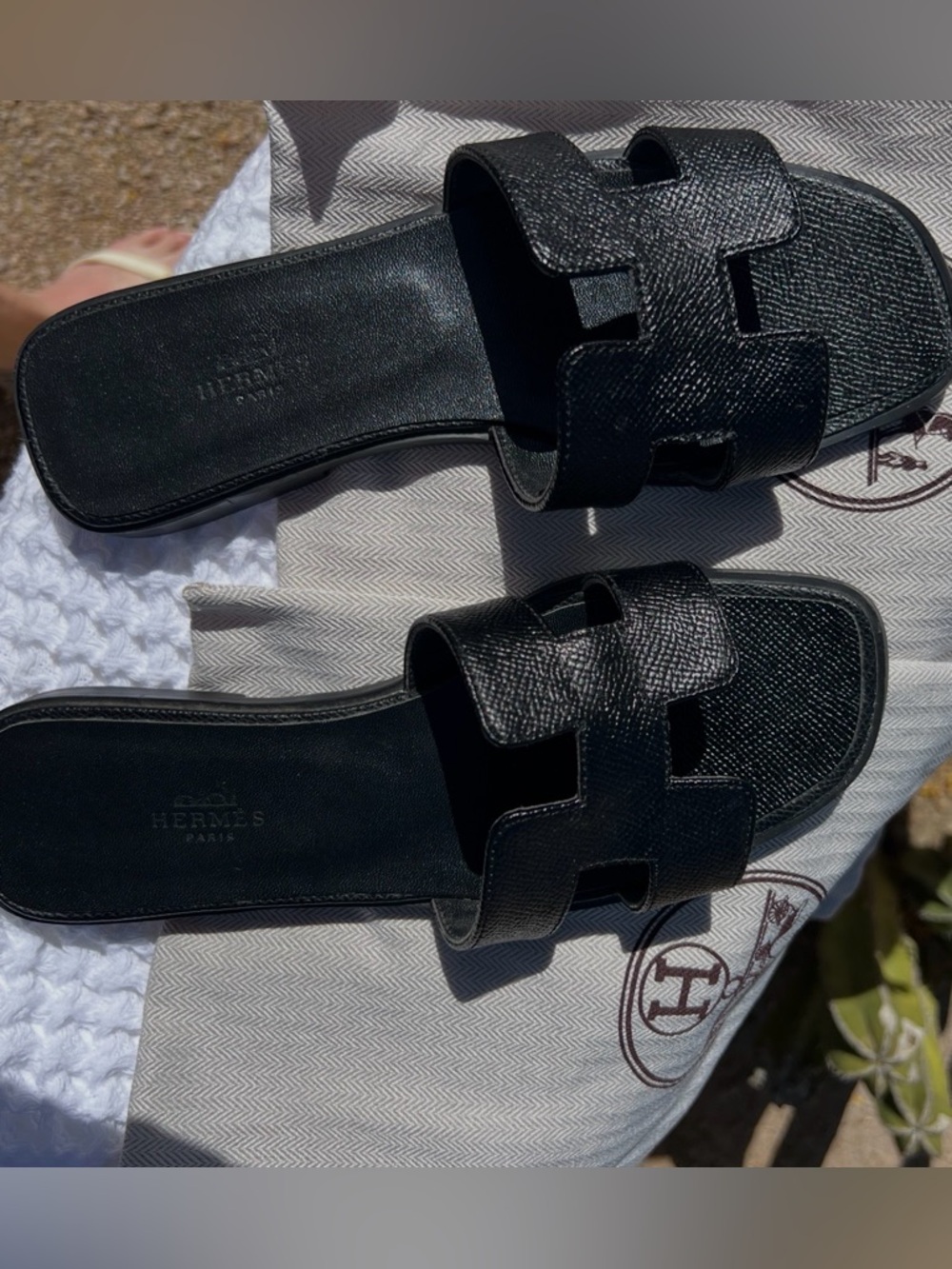 Hermès Black Leather Slide Sandals with H-Cut Straps Size 5 - Picture 12 of 12
